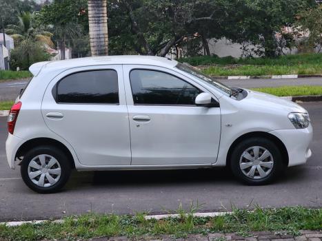 TOYOTA Etios Hatch 1.3 16V 4P FLEX X, Foto 4