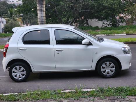 TOYOTA Etios Hatch 1.3 16V 4P FLEX X, Foto 6