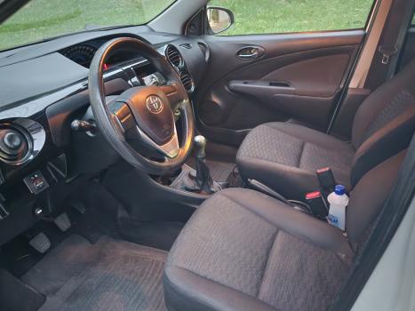 TOYOTA Etios Hatch 1.3 16V 4P FLEX X, Foto 9