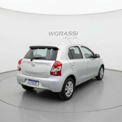 TOYOTA Etios Hatch 1.3 16V 4P FLEX X, Foto 6