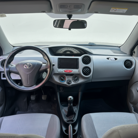 TOYOTA Etios Hatch 1.3 16V 4P FLEX X, Foto 9