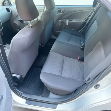 TOYOTA Etios Hatch 1.3 16V 4P FLEX X, Foto 11