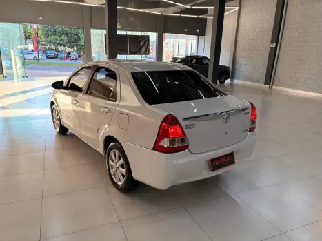 TOYOTA Etios Hatch 1.5 16V 4P FLEX XLS AUTOM�TICO, Foto 10
