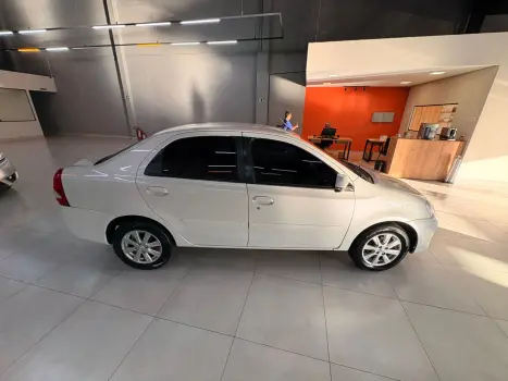 TOYOTA Etios Hatch 1.5 16V 4P FLEX XLS AUTOM�TICO, Foto 12