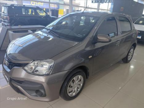 TOYOTA Etios Hatch 1.3 16V 4P FLEX X AUTOM�TICO, Foto 3