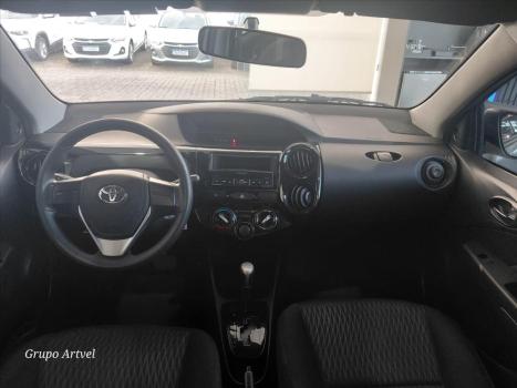 TOYOTA Etios Hatch 1.3 16V 4P FLEX X AUTOM�TICO, Foto 8