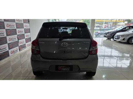 TOYOTA Etios Hatch 1.3 16V 4P FLEX X, Foto 4