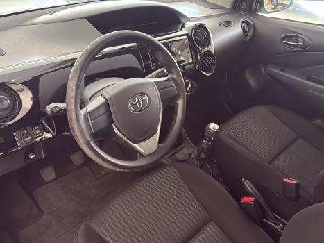 TOYOTA Etios Hatch 1.3 16V 4P FLEX X, Foto 7