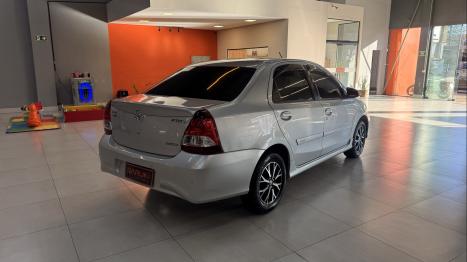 TOYOTA Etios Hatch 1.5 16V 4P FLEX PLATINUM AUTOM�TICO, Foto 3