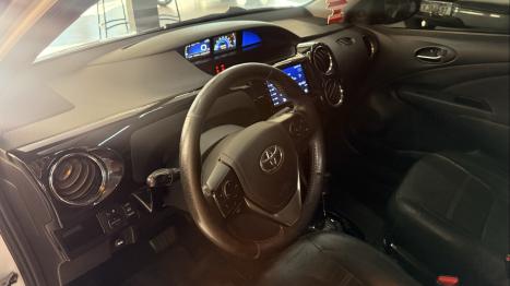 TOYOTA Etios Hatch 1.5 16V 4P FLEX PLATINUM AUTOM�TICO, Foto 10