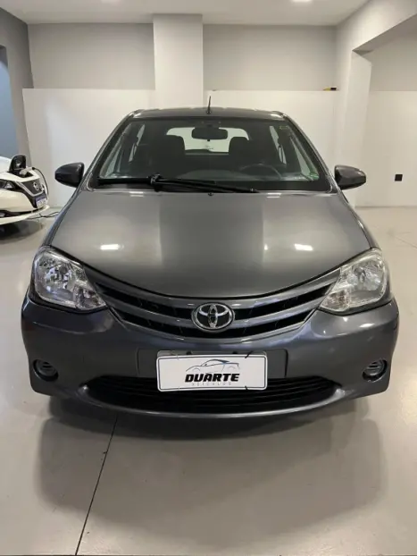 TOYOTA Etios Hatch 1.3 16V 4P FLEX X, Foto 2