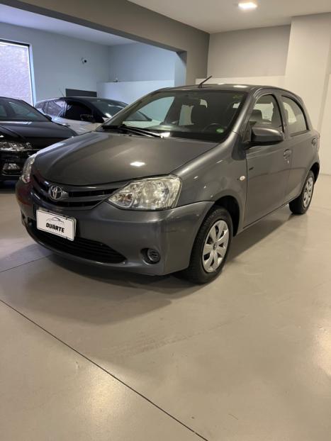 TOYOTA Etios Hatch 1.3 16V 4P FLEX X, Foto 3