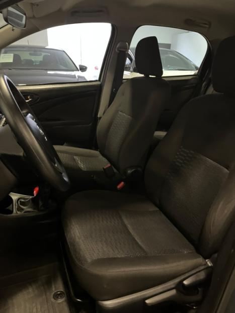 TOYOTA Etios Hatch 1.3 16V 4P FLEX X, Foto 17