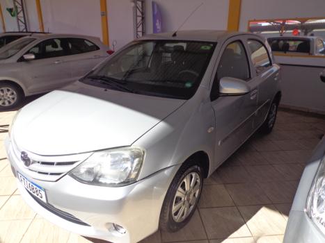 TOYOTA Etios Hatch 1.3 16V 4P FLEX X, Foto 2