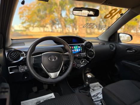 TOYOTA Etios Hatch 1.5 16V 4P FLEX XS AUTOM�TICO, Foto 4