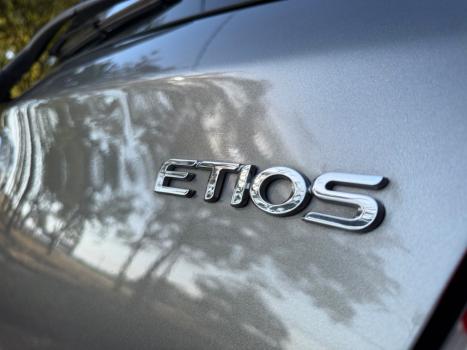 TOYOTA Etios Hatch 1.5 16V 4P FLEX XS AUTOM�TICO, Foto 10