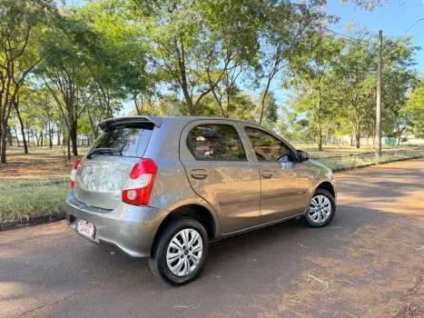TOYOTA Etios Hatch 1.3 16V 4P FLEX X, Foto 11