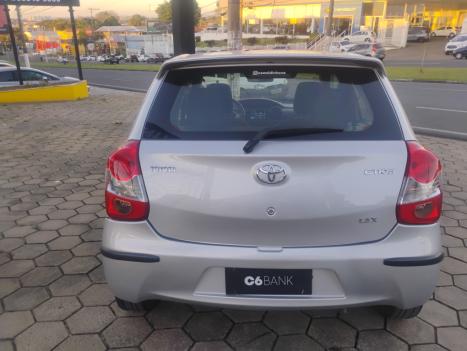 TOYOTA Etios Hatch 1.3 16V 4P FLEX X, Foto 2