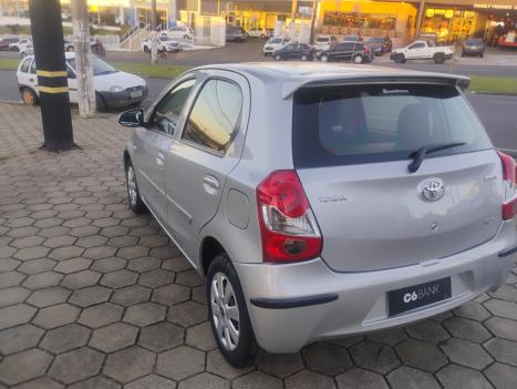 TOYOTA Etios Hatch 1.3 16V 4P FLEX X, Foto 4