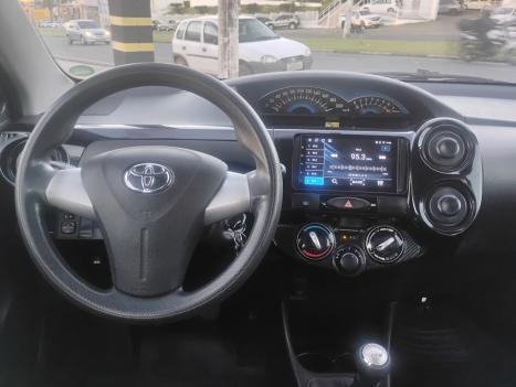 TOYOTA Etios Hatch 1.3 16V 4P FLEX X, Foto 9