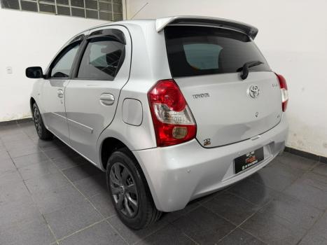 TOYOTA Etios Hatch 1.3 16V 4P FLEX X, Foto 7