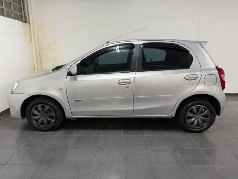 TOYOTA Etios Hatch 1.3 16V 4P FLEX X, Foto 8