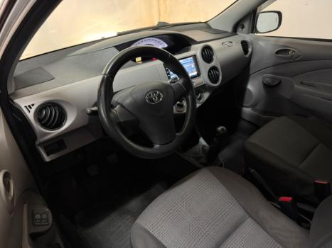 TOYOTA Etios Hatch 1.3 16V 4P FLEX X, Foto 9