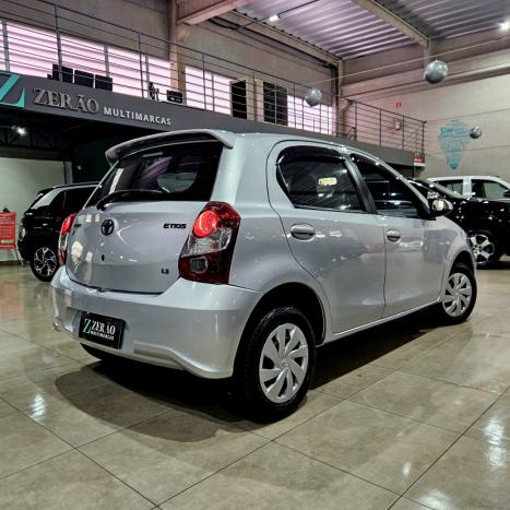 TOYOTA Etios Hatch 1.3 16V 4P FLEX X, Foto 4