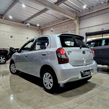 TOYOTA Etios Hatch 1.3 16V 4P FLEX X, Foto 5