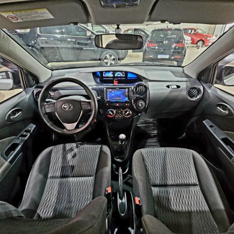 TOYOTA Etios Hatch 1.3 16V 4P FLEX X, Foto 6