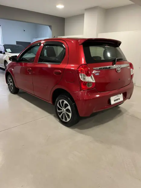 TOYOTA Etios Hatch 1.3 16V 4P FLEX X, Foto 6