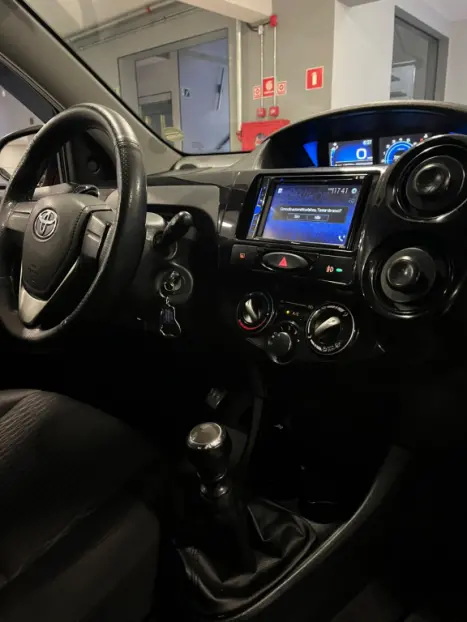 TOYOTA Etios Hatch 1.3 16V 4P FLEX X, Foto 13