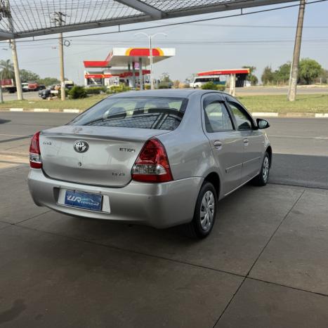 TOYOTA Etios Sedan 1.5 16V 4P FLEX XS, Foto 2