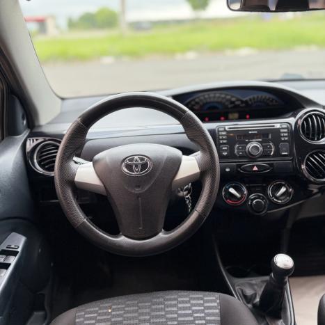 TOYOTA Etios Sedan 1.5 16V 4P FLEX X PLUS, Foto 2