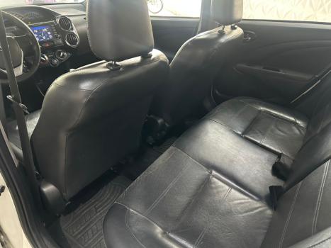 TOYOTA Etios Sedan 1.5 16V 4P FLEX PLATINUM, Foto 4