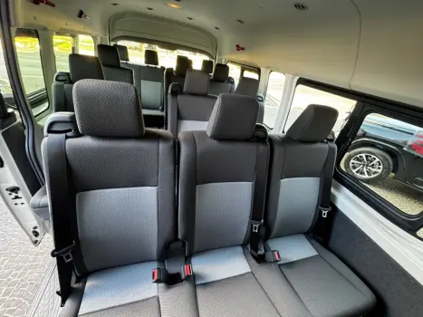TOYOTA Hiace 2.8 D-4D TURBO DIESEL MINIBUS 15+1 DX AUTOMÁTICO, Foto 15