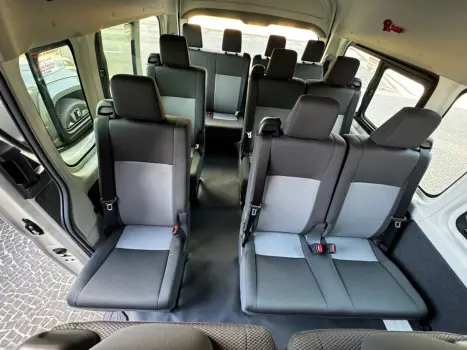 TOYOTA Hiace 2.8 D-4D TURBO DIESEL MINIBUS 15+1 DX AUTOMÁTICO, Foto 16