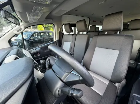 TOYOTA Hiace 2.8 D-4D TURBO DIESEL MINIBUS 15+1 DX AUTOMÁTICO, Foto 21