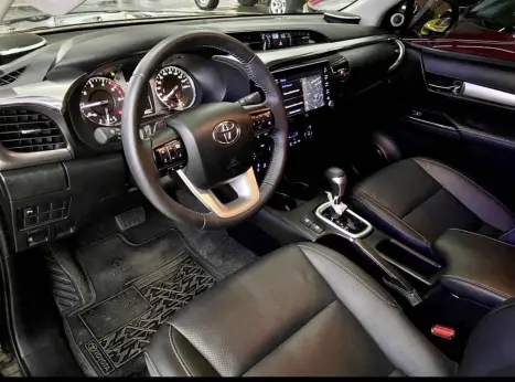 TOYOTA Hilux Caminhonete 2.8 16V 4P SRX DIESEL CABINE DUPLA, Foto 5 TOYOTA Hilux Caminhonete 2.8 16V 4P SRX DIESEL CABINE DUPLA, Foto 5