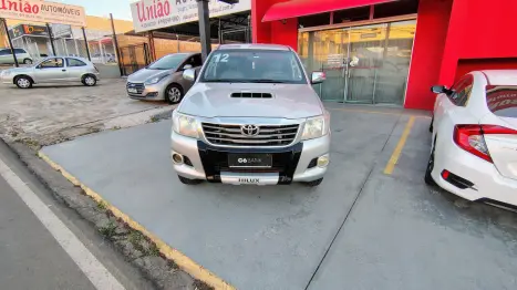 TOYOTA Hilux Caminhonete 3.0 4P 4X4 SRV TURBO DIESEL CABINE DUPLA, Foto 3 TOYOTA Hilux Caminhonete 3.0 4P 4X4 SRV TURBO DIESEL CABINE DUPLA, Foto 3