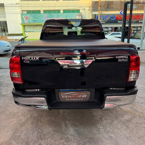 TOYOTA Hilux Caminhonete 2.8 16V SRX 4X4 TURBO DIESEL CABINE DUPLA AUTOMÁTICO, Foto 6 TOYOTA Hilux Caminhonete 2.8 16V SRX 4X4 TURBO DIESEL CABINE DUPLA AUTOMÁTICO, Foto 6