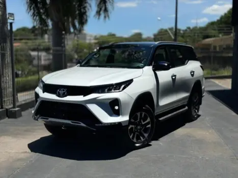 TOYOTA Hilux Caminhonete , Foto 1