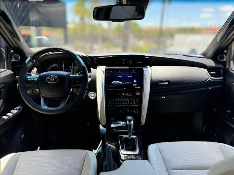 TOYOTA Hilux Caminhonete , Foto 17