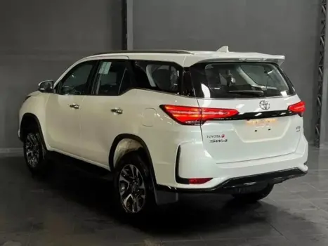 TOYOTA Hilux Caminhonete , Foto 3