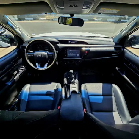 TOYOTA Hilux Caminhonete 2.8 16V 4P POWER PACK TURBO DIESEL 4X4 CABINE DUPLA, Foto 7 TOYOTA Hilux Caminhonete 2.8 16V 4P POWER PACK TURBO DIESEL 4X4 CABINE DUPLA, Foto 7