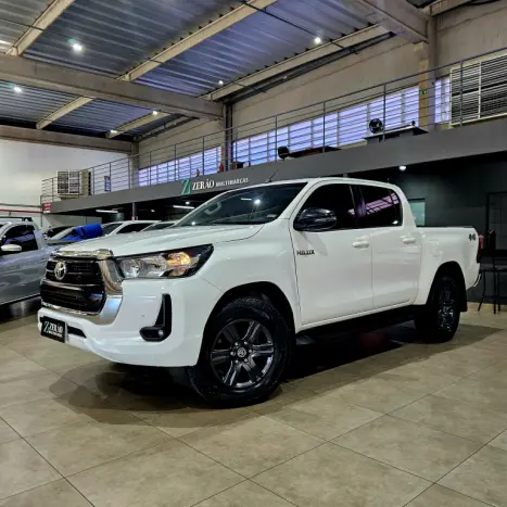 TOYOTA Hilux Caminhonete 2.8 16V 4P SR 4X4 DIESEL CABINE DUPLA AUTOMTICO, Foto 3