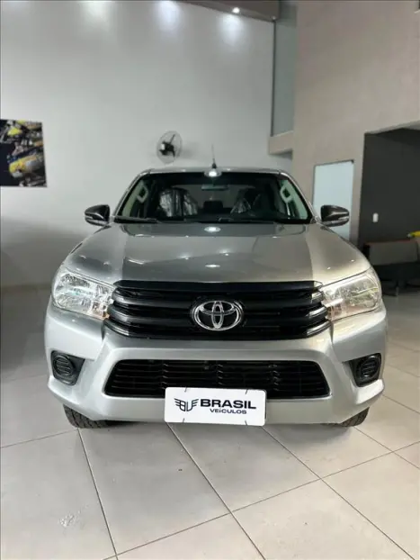 TOYOTA Hilux Caminhonete 2.8 4P 4X4 DIESEL CABINE DUPLA, Foto 2