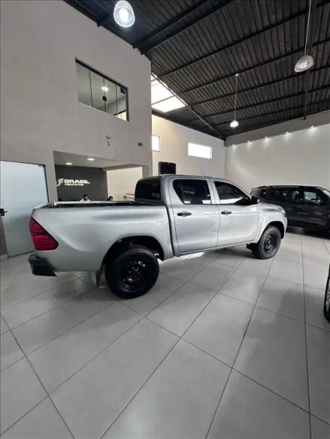 TOYOTA Hilux Caminhonete 2.8 4P 4X4 DIESEL CABINE DUPLA, Foto 6