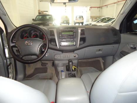 TOYOTA Hilux Caminhonete 3.0 4P 4X4 SRV TURBO DIESEL CABINE DUPLA AUTOMÁTICO, Foto 4 TOYOTA Hilux Caminhonete 3.0 4P 4X4 SRV TURBO DIESEL CABINE DUPLA AUTOMÁTICO, Foto 4