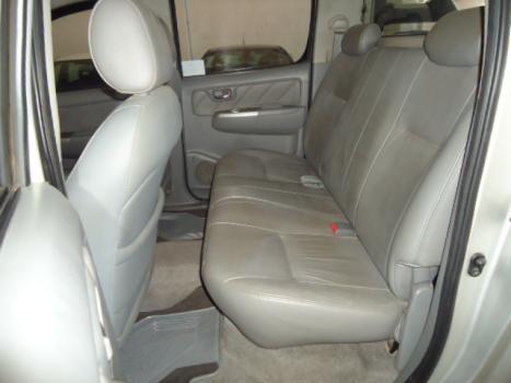 TOYOTA Hilux Caminhonete 3.0 4P 4X4 SRV TURBO DIESEL CABINE DUPLA AUTOMÁTICO, Foto 8 TOYOTA Hilux Caminhonete 3.0 4P 4X4 SRV TURBO DIESEL CABINE DUPLA AUTOMÁTICO, Foto 8